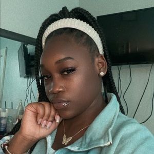 Meet your Posher, Amirah